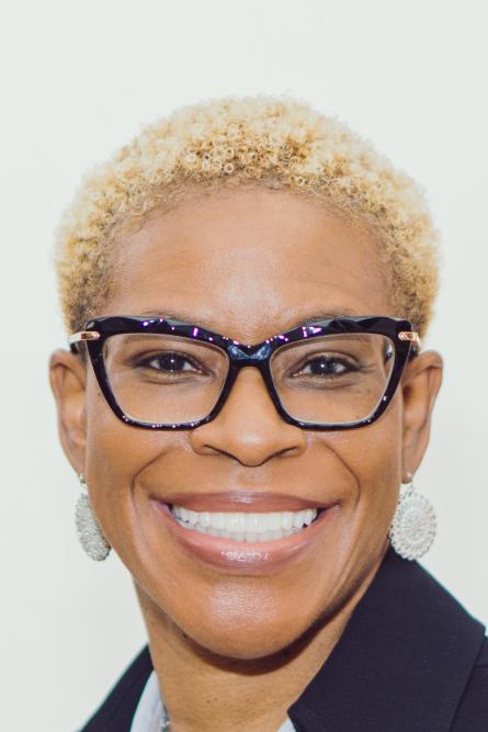 Stunning Smiles | Restorative Dentistry, Dental Implants and Teeth Whitening